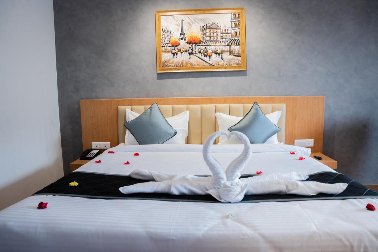 Hotel Tulips Grand Hyderabad Exterior foto