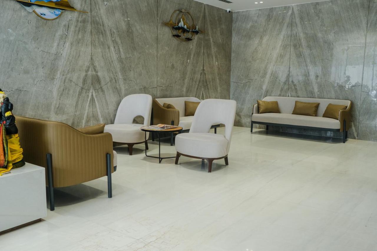 Hotel Tulips Grand Hyderabad Exterior foto